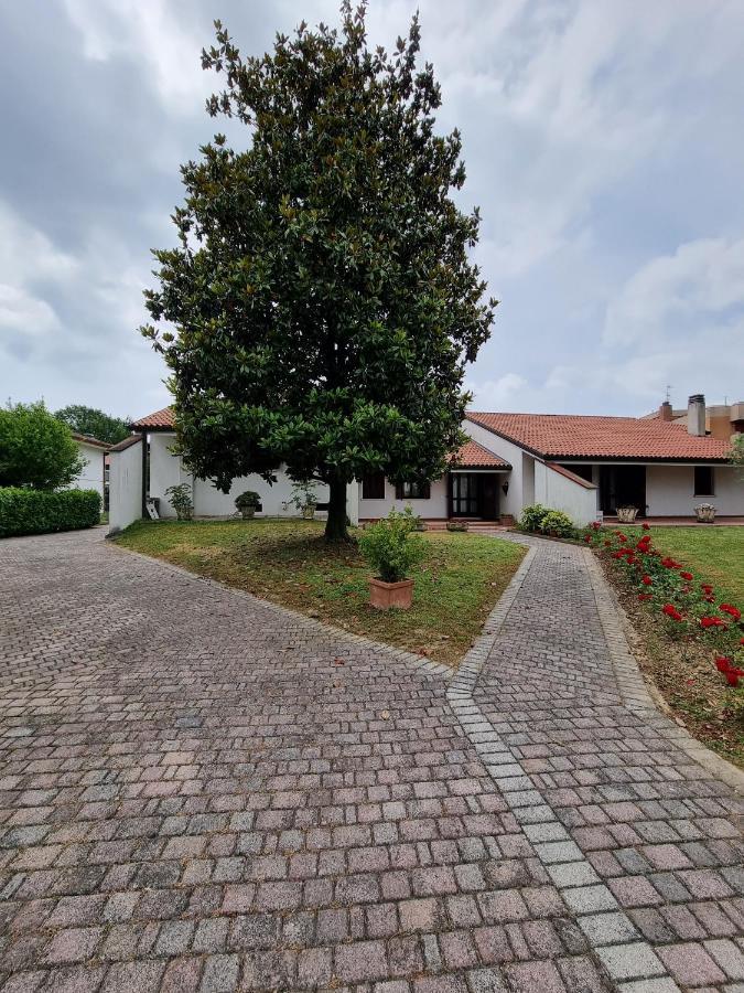 Dvoulůžkový pokoj s manželskou postelí a vlastní koupelnou